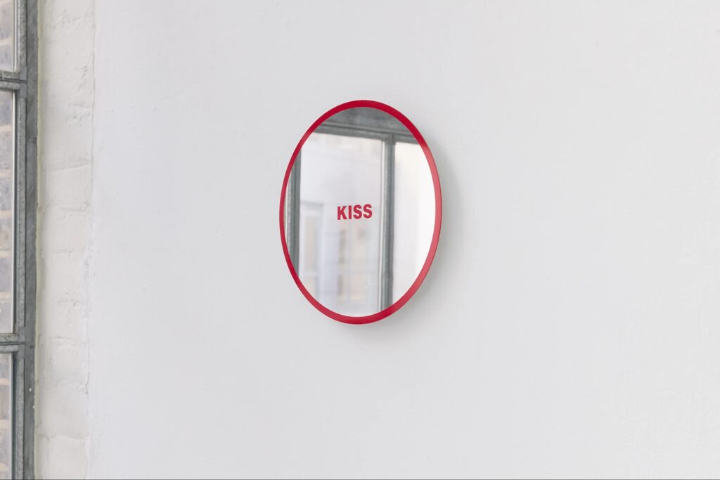 BARBARA KRUGER- KISS